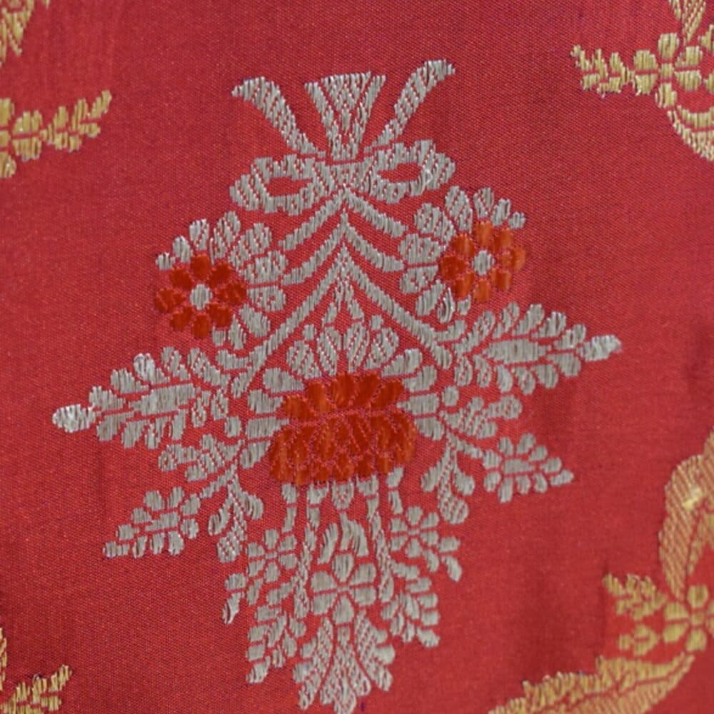 Banarasi Wine Floral Saree, the weave in close detail