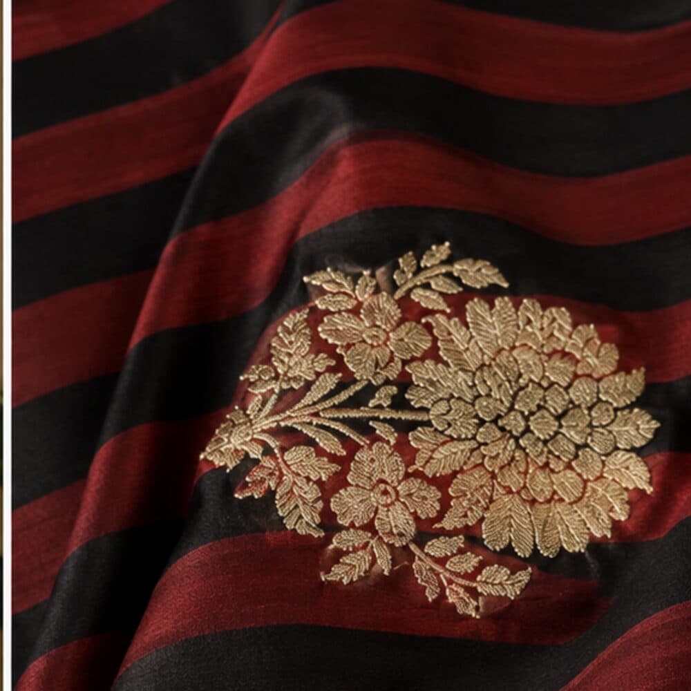 Black Wine Stripe Set, the weave in close detail