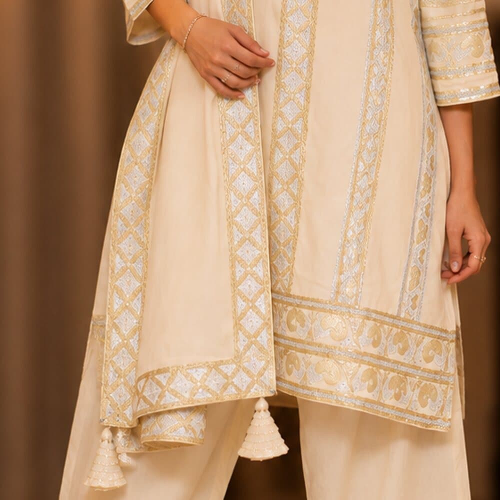 Ivory Gota Patti Set, the weave in close detail