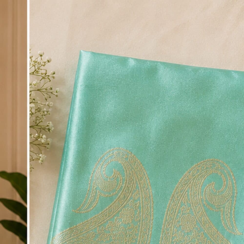 Mint Paisley Set, the weave in close detail