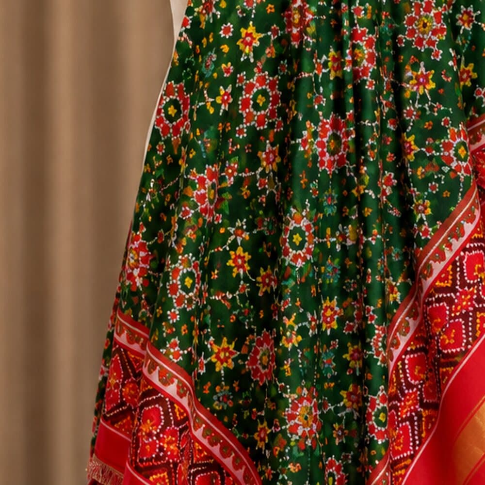 Single Ikat Patola Dupatta, the weave in close detail